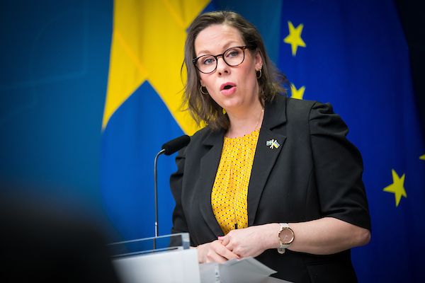 Tidöpartierna: Svenskt medborgarskap bör kunna återkallas