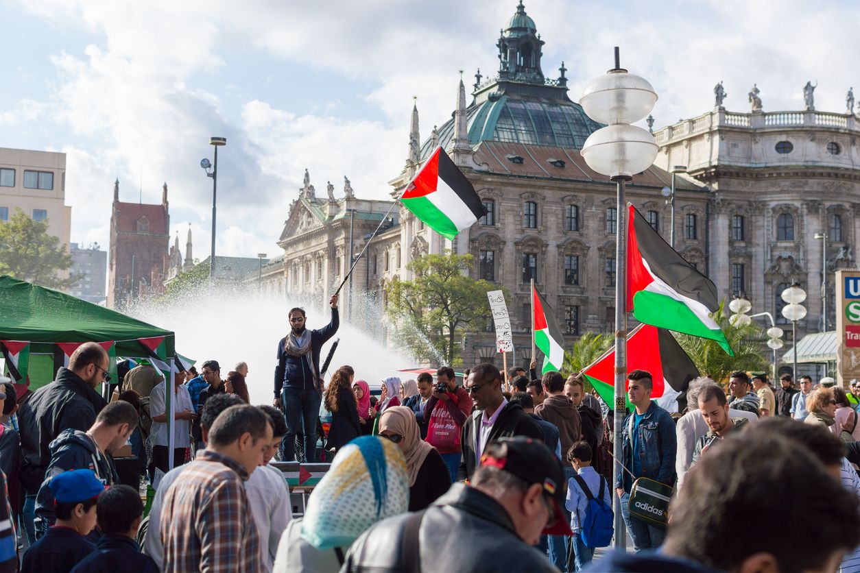 Israel: Riv Gaza – Skicka araberna till Europa
